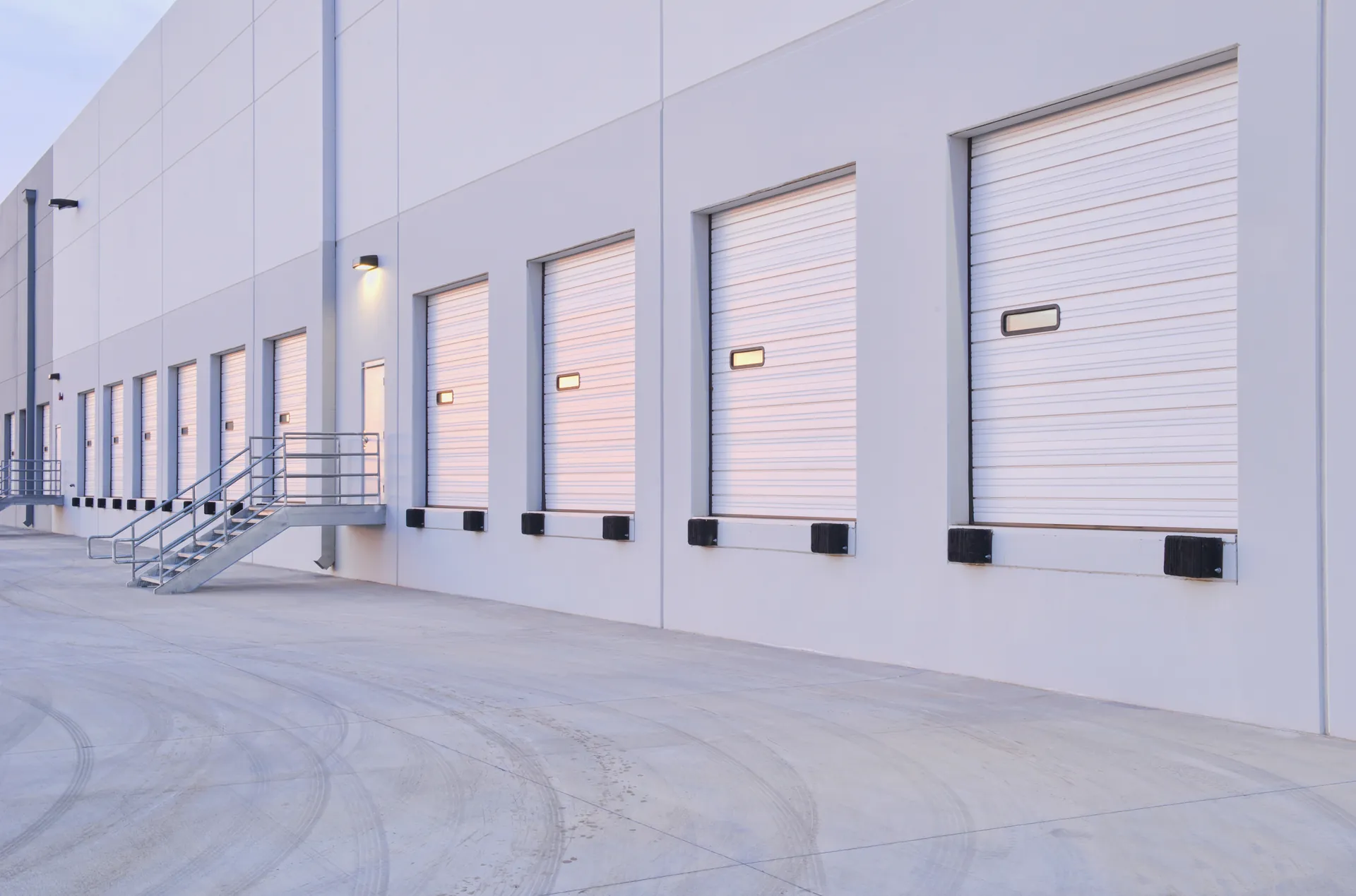 Commercial loading bay doors โ repair and maintenance